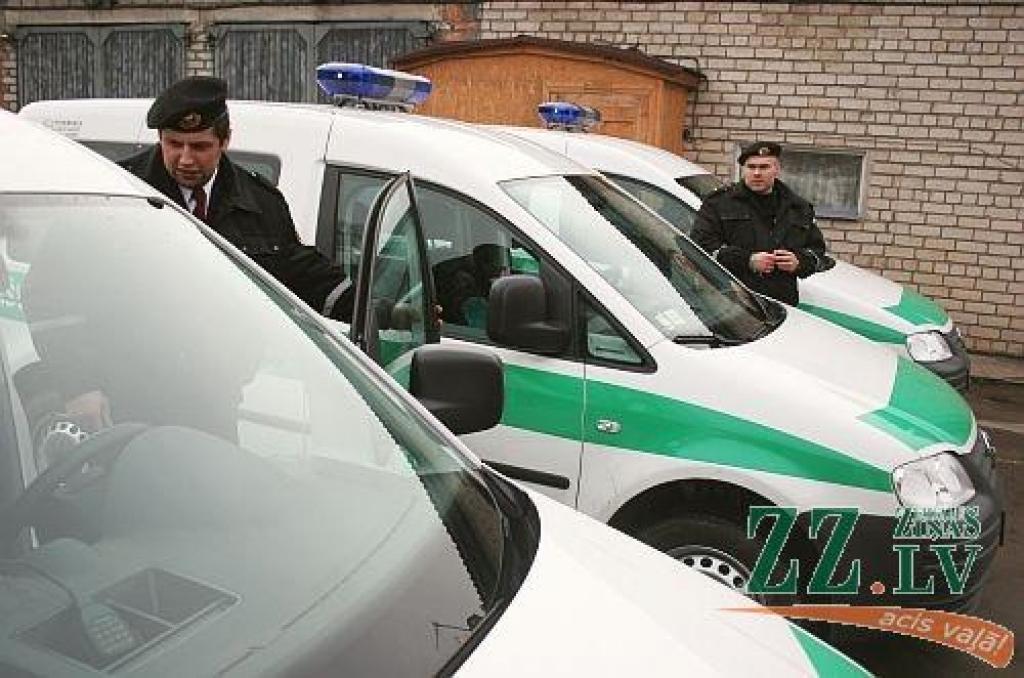 Skolēnu brīvdienās policisti pieķer pusaudžus gan smēķējot, gan staigājot pa Lielupes ledu