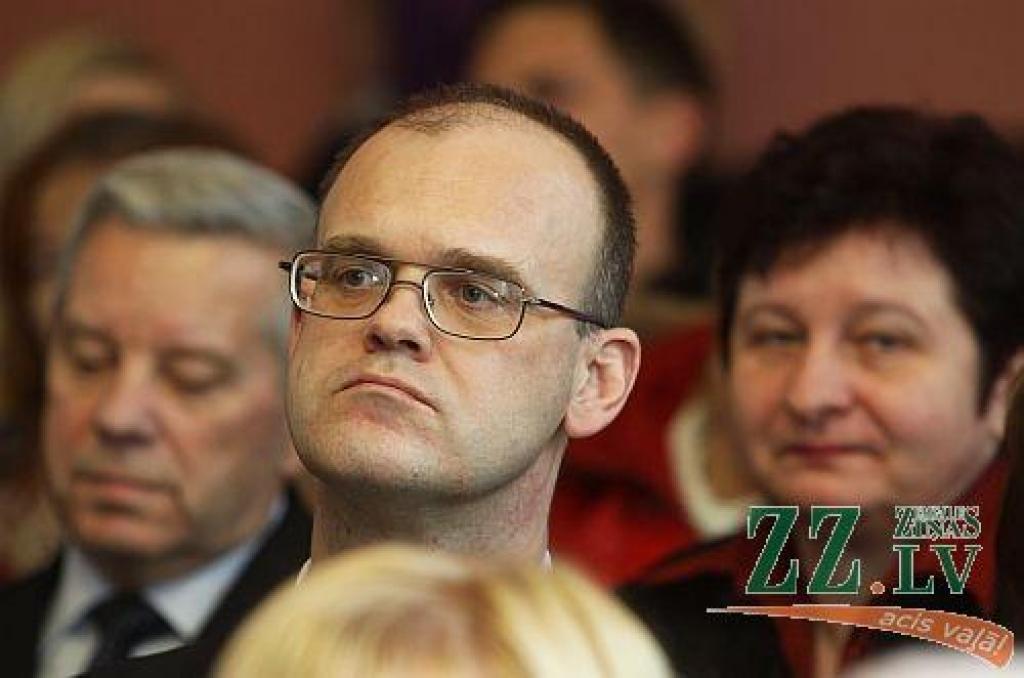 Daži novada deputāti dodas uz Spāniju, citi uz Ziemeļīriju, Caune – uz Franciju