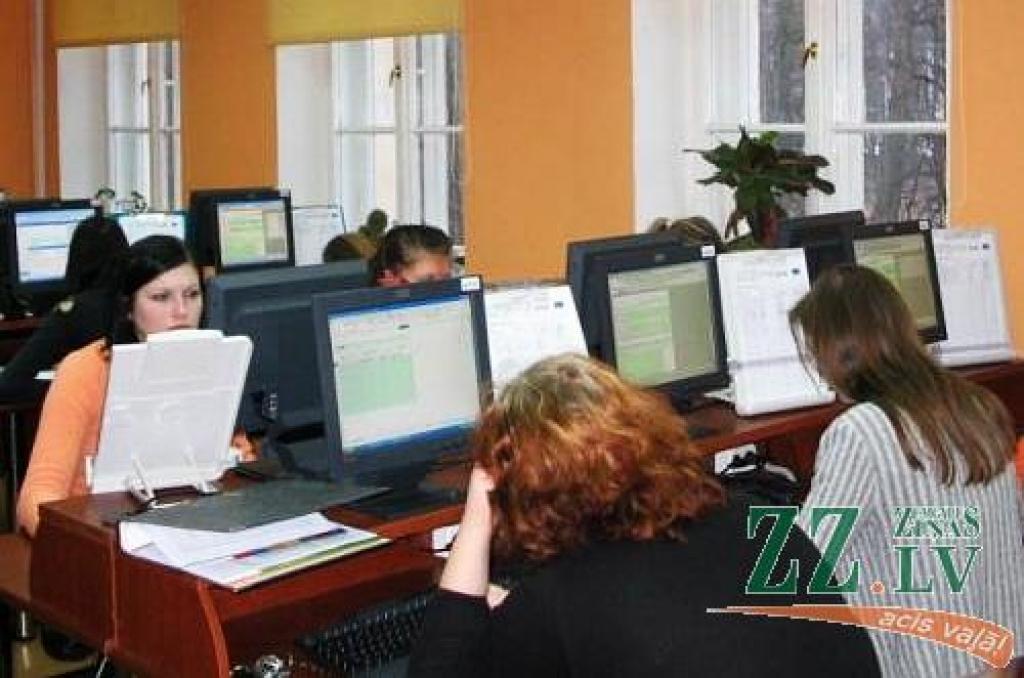 Zaļenieku vidusskolas dienesta viesnīcu pārbūvēs par mācību telpām