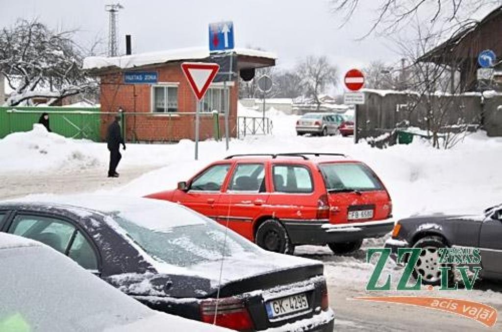 Sestdienas «Zemgales Ziņās»: Pie stacijām vietas mašīnām tik drīz nebūs; Vietējais lepnums; Ziema laukos; Sniega šķūrētājs (ar foto)