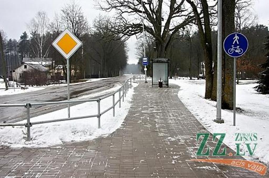 Ar mērķi mazināt «melno punktu» skaitu Jaunsvirlaukā un Vircavā izbūvēs gājēju celiņu posmus