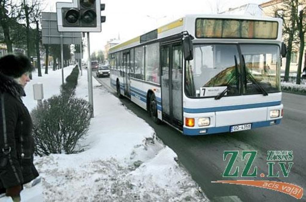 Autobusi 24. un 31.decembrī kursēs kā svētku dienās