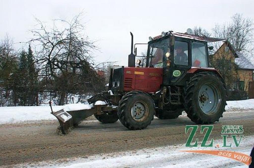 Deputāts pārmet pašvaldībai, ka tā pārmaksā par sniega izvešanu