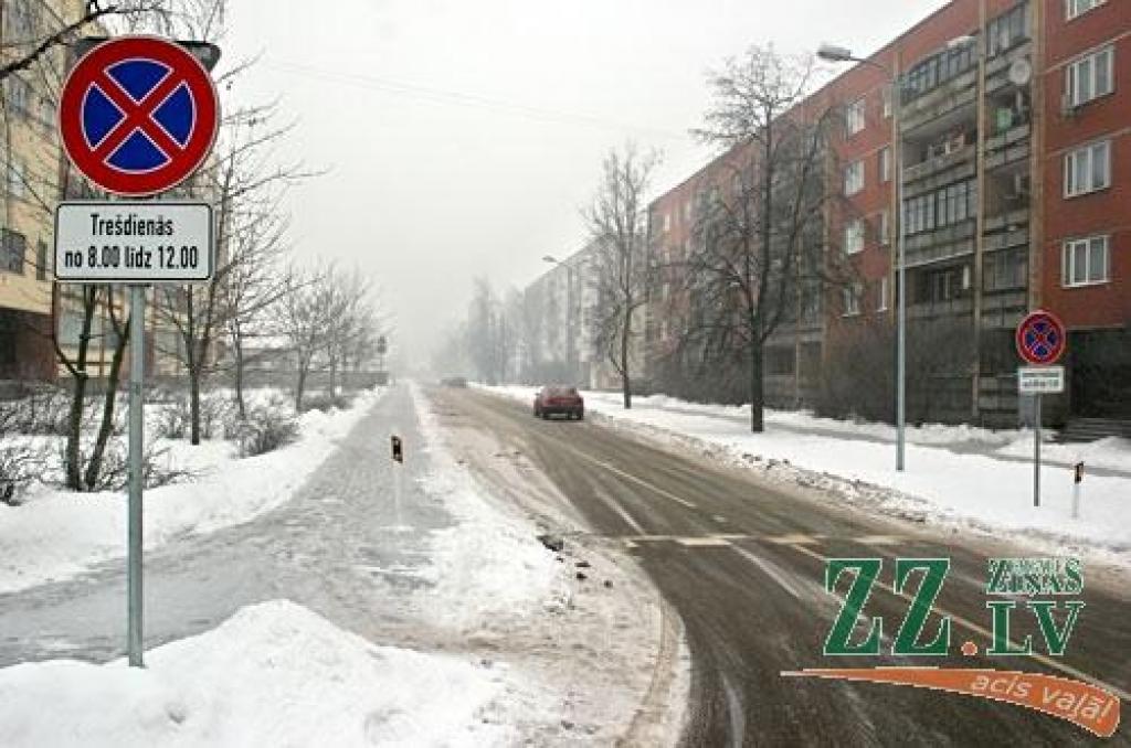 Lai notīrītu sniegu, izvietos zīmes, kas uz laiku ierobežos stāvēšanu