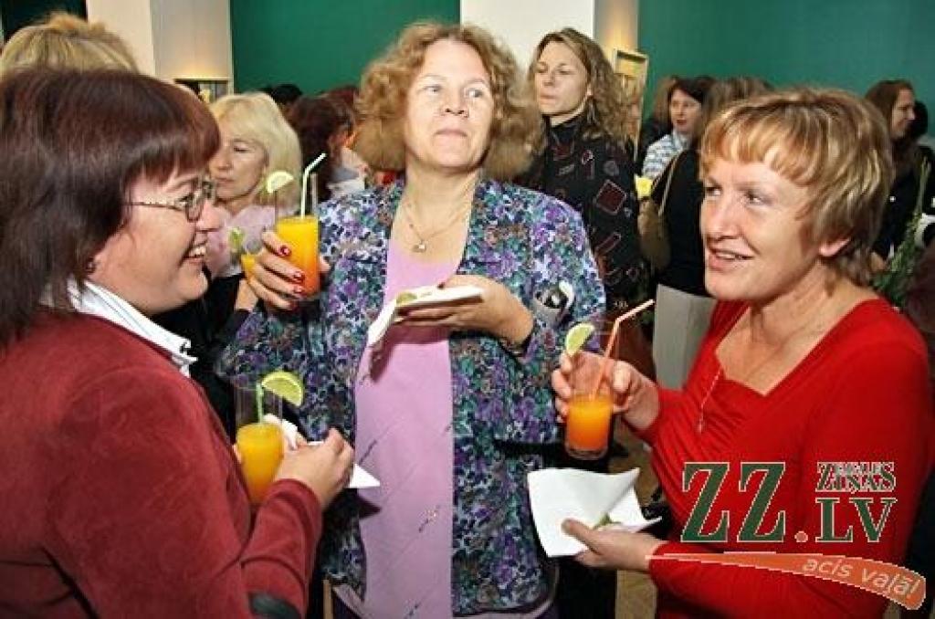 Skolotāju dienā sveic pilsētas un novadu pedagogus (ar foto)