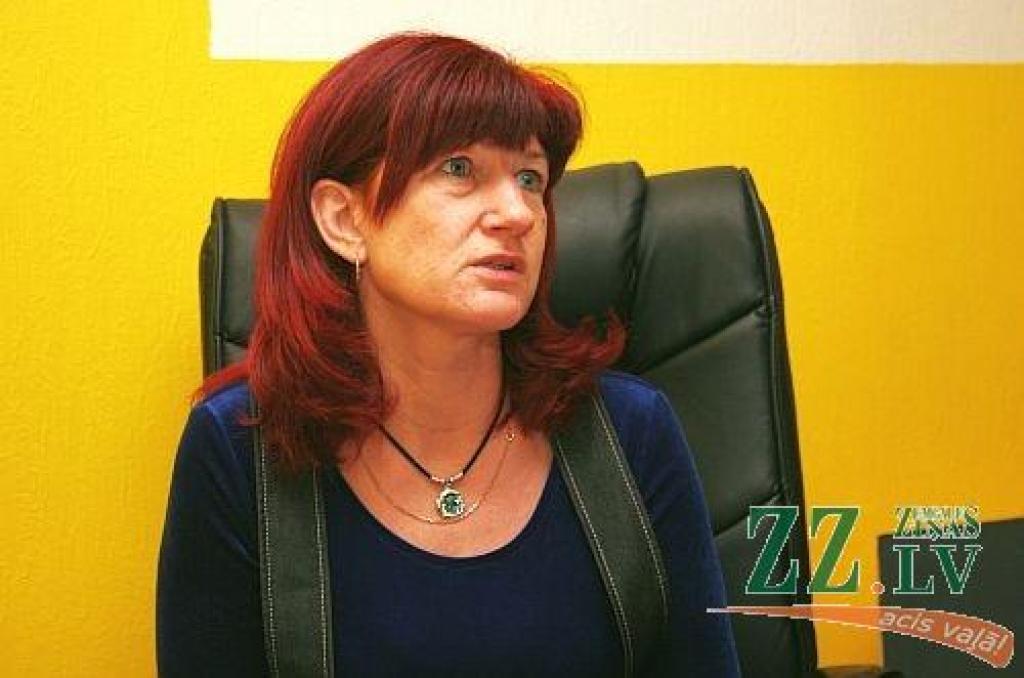 Pārvaldniece izveido un «pietur» štata vietu meitai