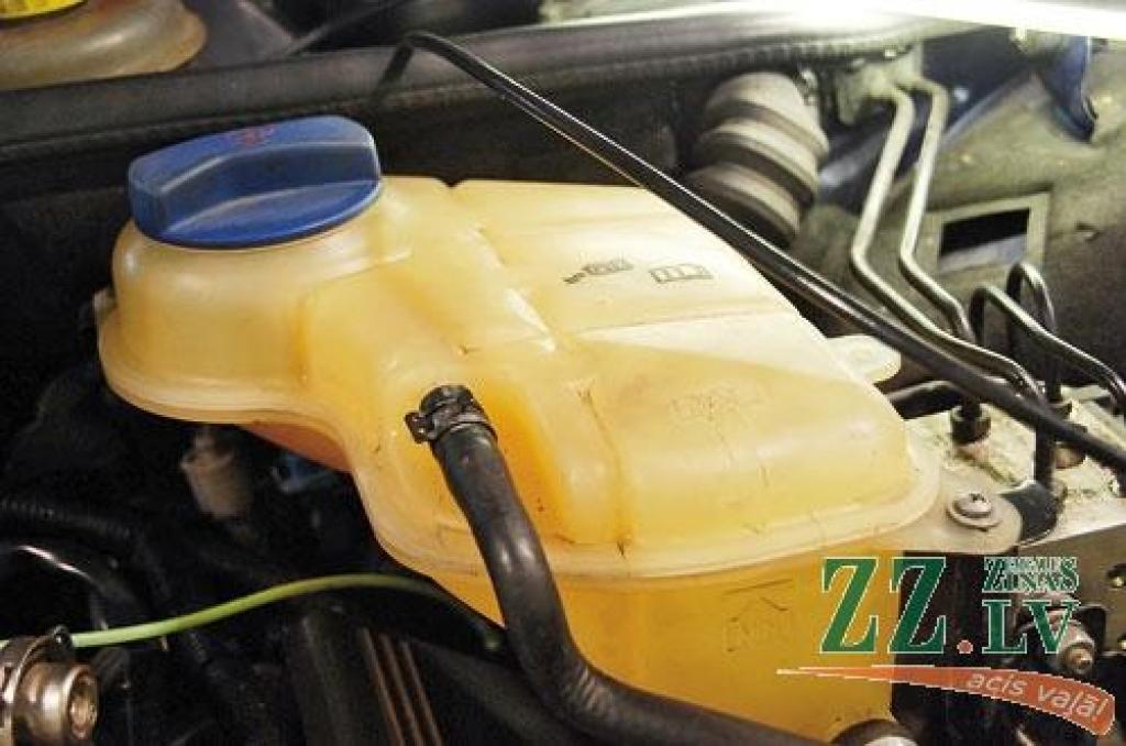 Neļauj pārkarst savam auto