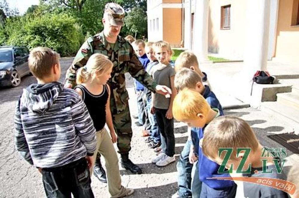 Jaunsargos – četras piektdaļas Lielplatones skolas