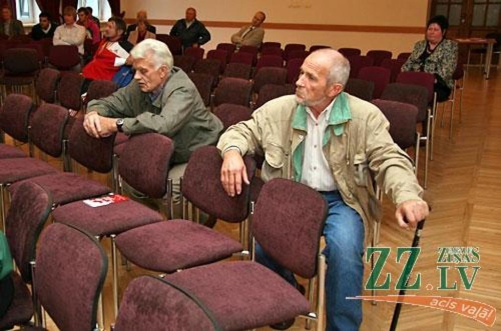 Politiķi grib tikties ar tautu, bet tauta nenāk