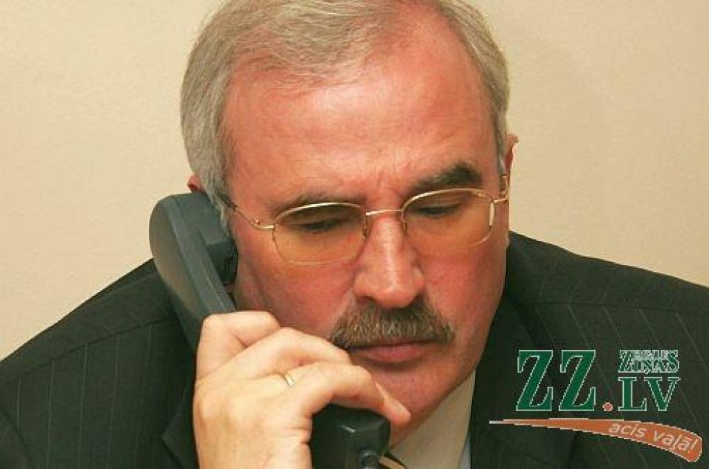 Rāviņš vienojas par Latvijas preču izstādes organizēšanu Maskavā