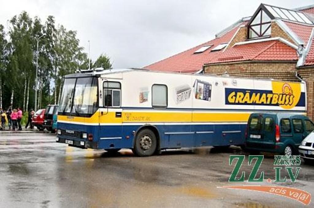 FOTO: Grāmatu svētkos lielāko ievērību guva politiskā diskusija