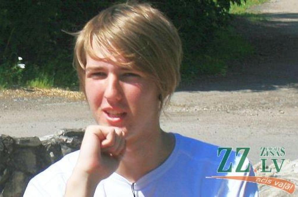 Jūras viļņi aprij Jelgavas drosminieku