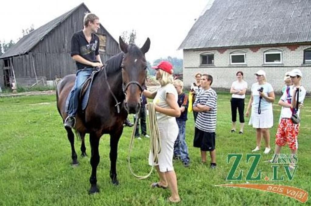 Jaunieši ierauga, ka dzīvē ir daudz interesantu lietu (ar foto)