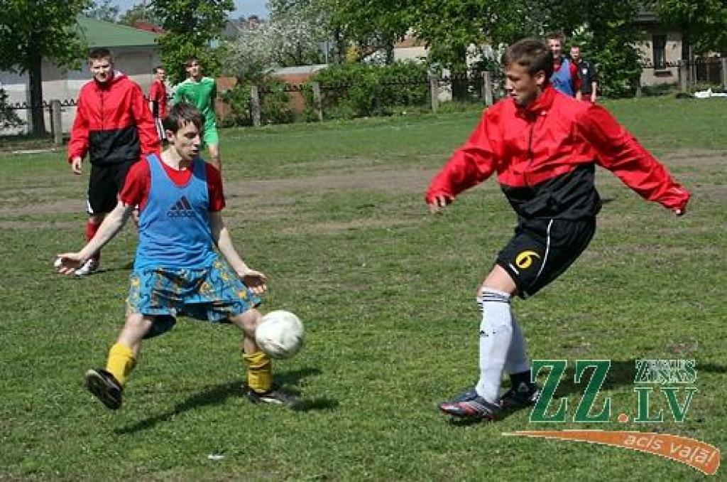Pilsētas Sporta dienas ievadā – minifutbola turnīrs