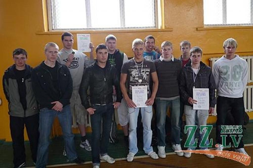 Amatniecības vidusskolas audzēkņi – spiešanas vicečempioni