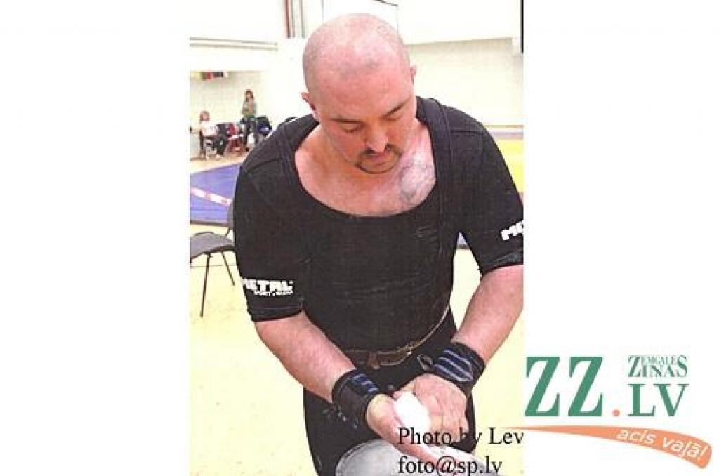 «Apoloniešiem» - zelts un bronza