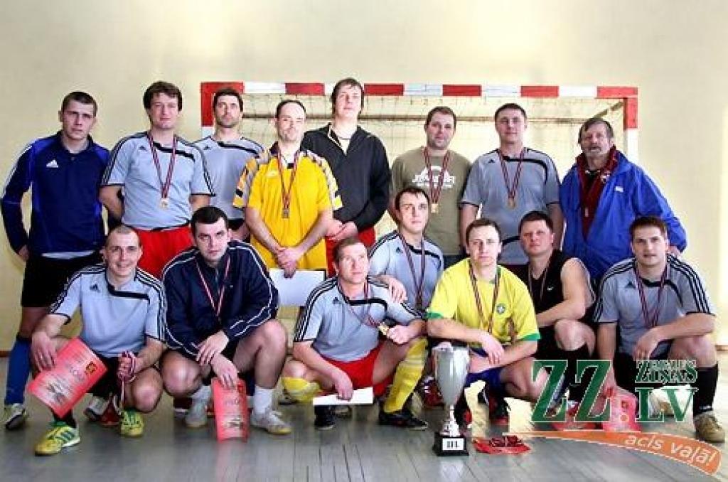 Telpu futbolā uzvar «Blice»