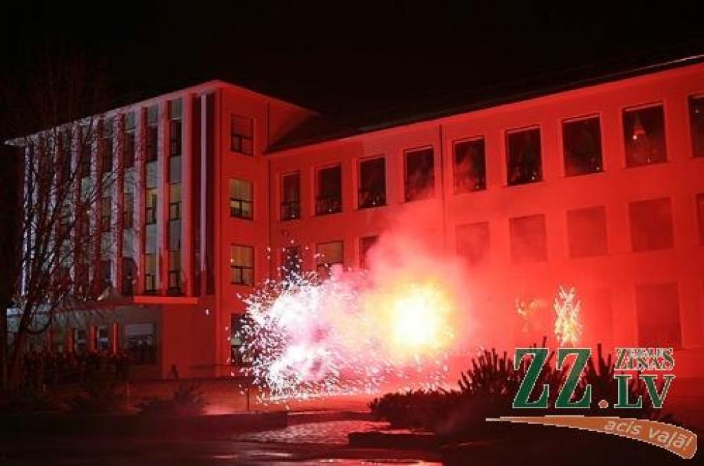 Ar uguņošanu noslēdzas Valsts prezidenta vizīte Jelgavā