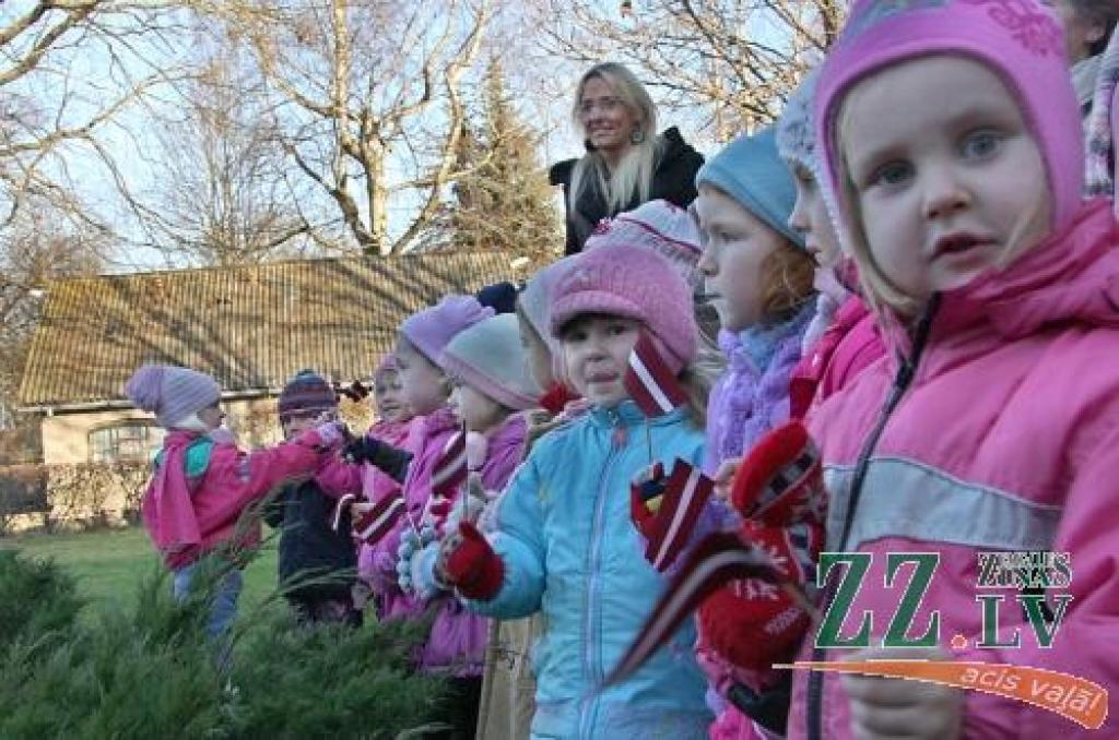 Sūta sveicienus Latvijas jubilejā