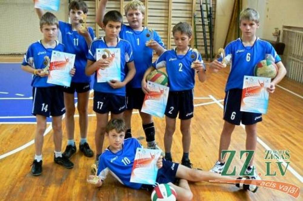 Volejbolisti izcīna Latvijas kausu