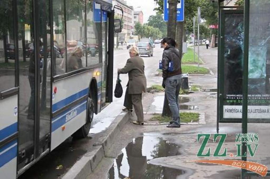 «Dienvidus» apkalpos jelgavnieki un dobelnieki