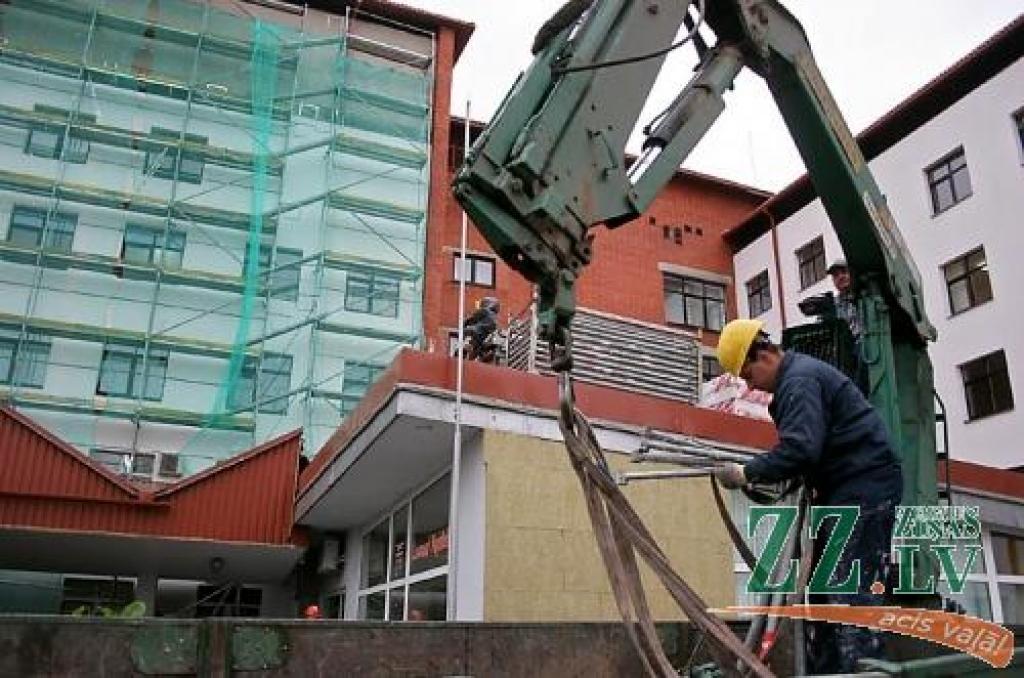 Slimnīca iegūst jaunu veidolu