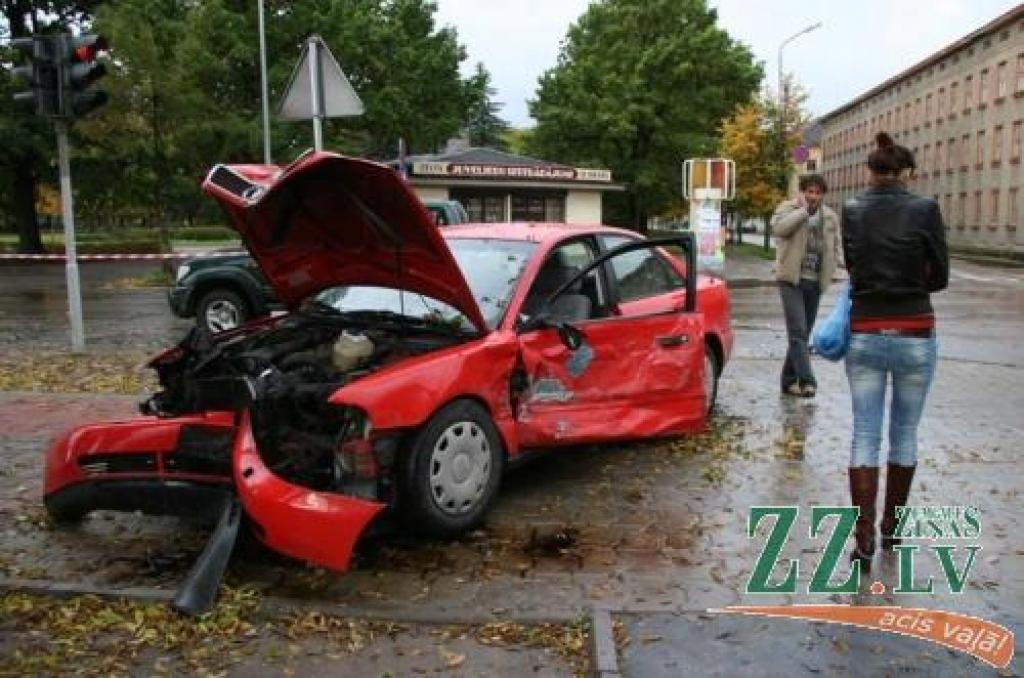 Koks izglābj strādniekus