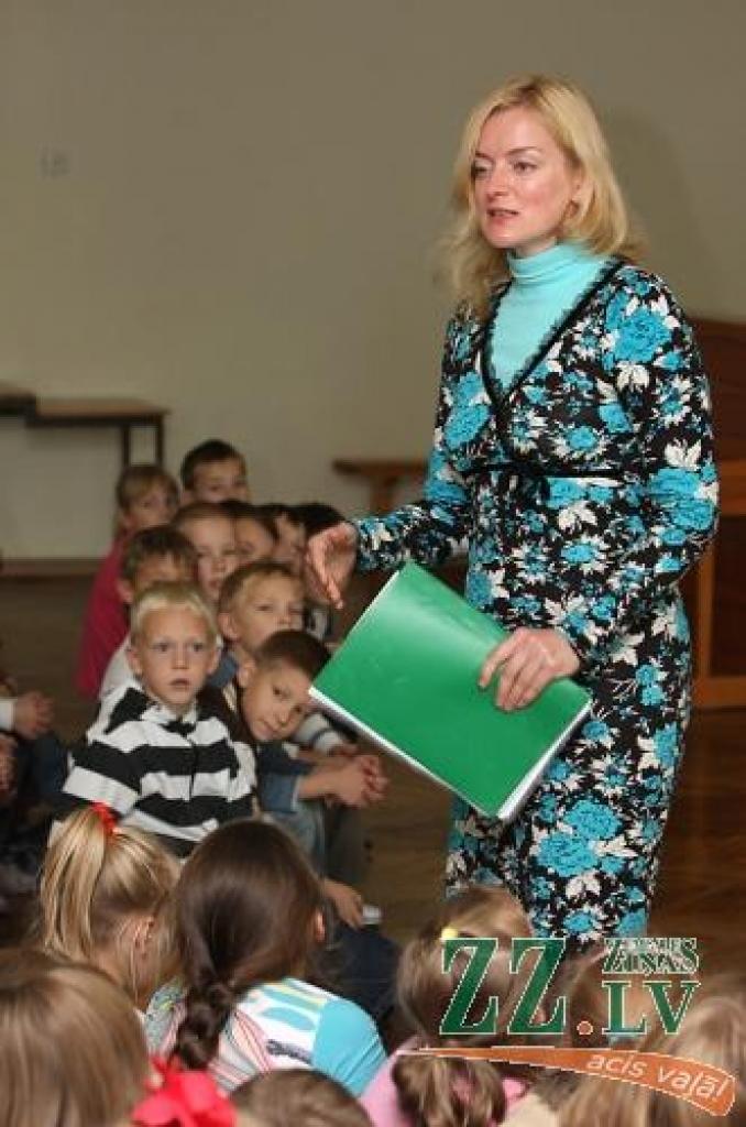 Literāte tiekas ar jaunajiem lasītājiem