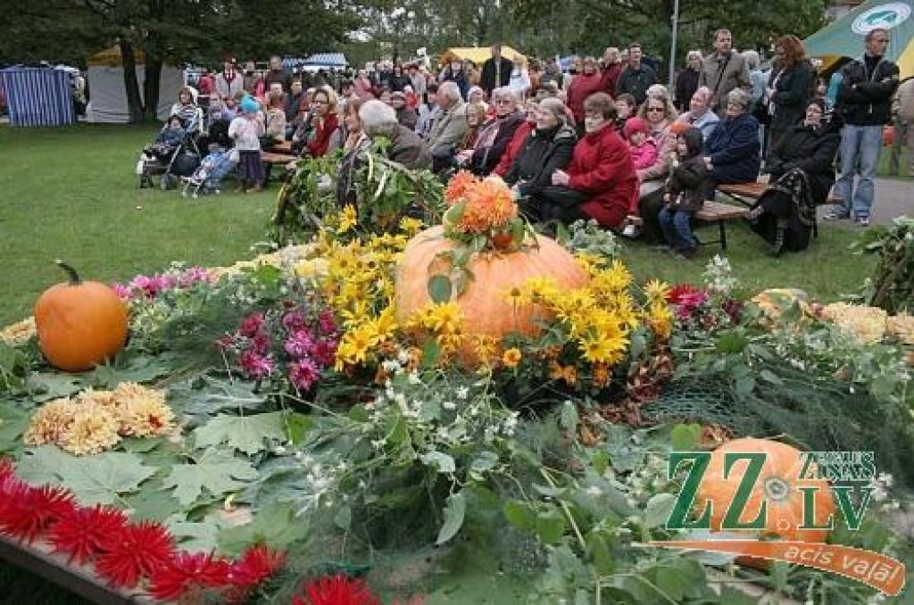 Foto: Lielais rudens gadatirgus «Miķeļdienu gaidot!»