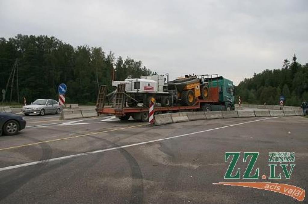 Uz šosejas izveido «apli»