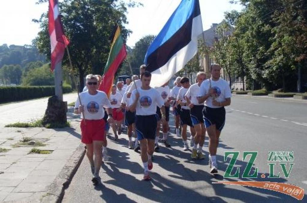 Jelgavnieki «Baltijas ceļa» stafetē