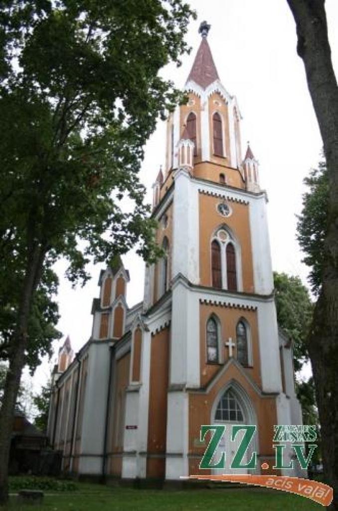 Izgaismos arī Jāņa baznīcu