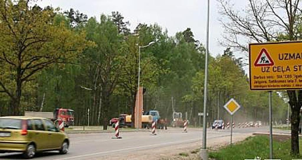 Atklās rekonstruēto Rīgas ielas posmu