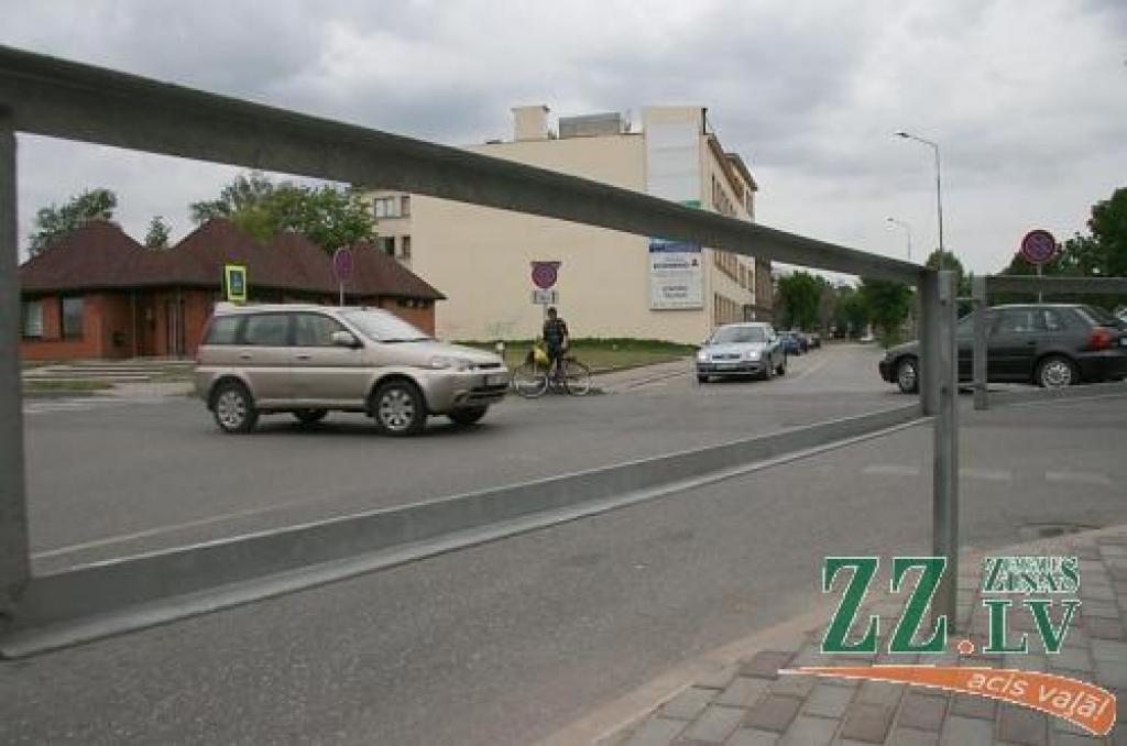 Mainīs veco un ierīkos jaunus «trejačus»