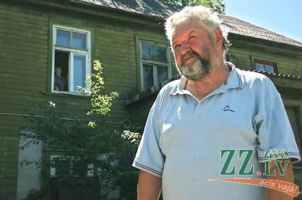 Pašvaldība pērk dzīvokļus un rekonstruē māju