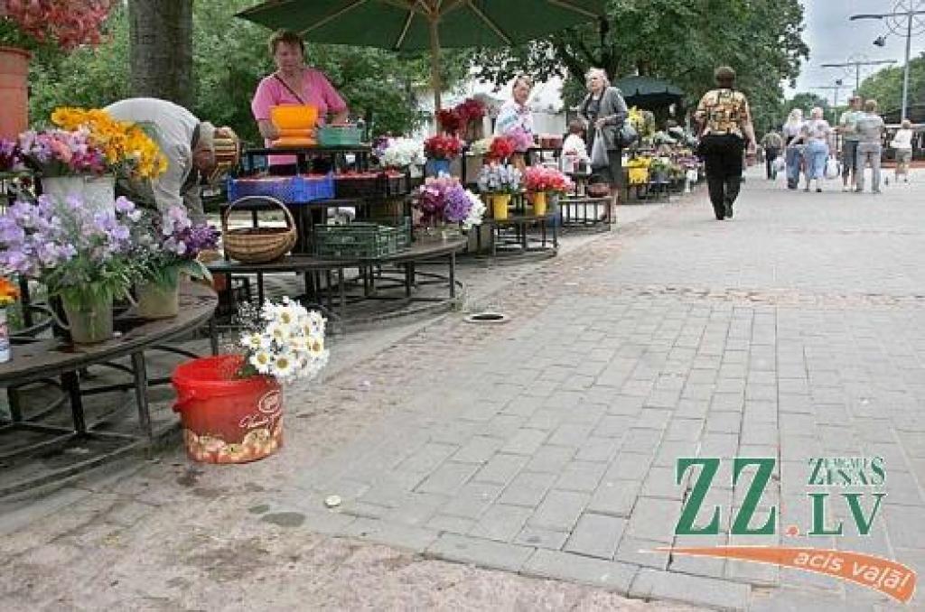 Gājēji vairs neklūp