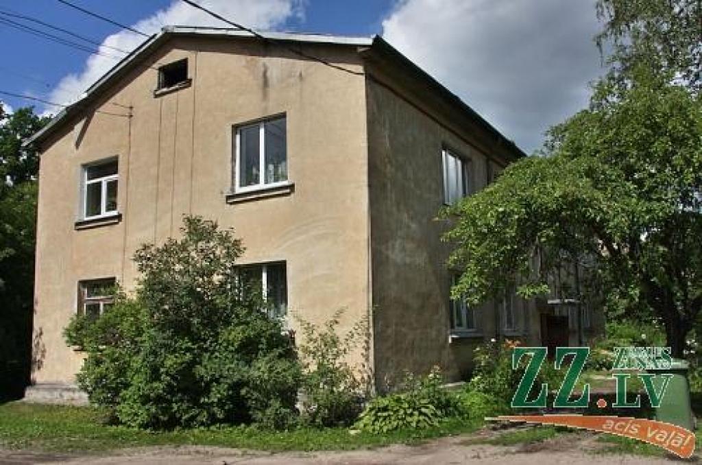 Parādu samazina par 500 latiem