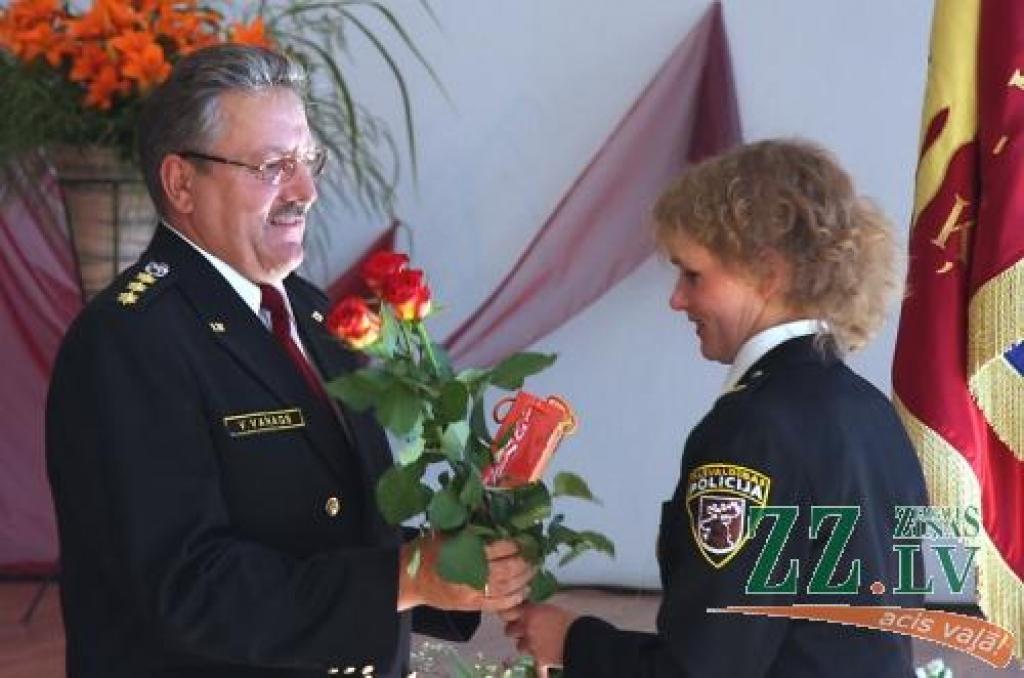 Foto: Pašvaldības policijai – pilngadība