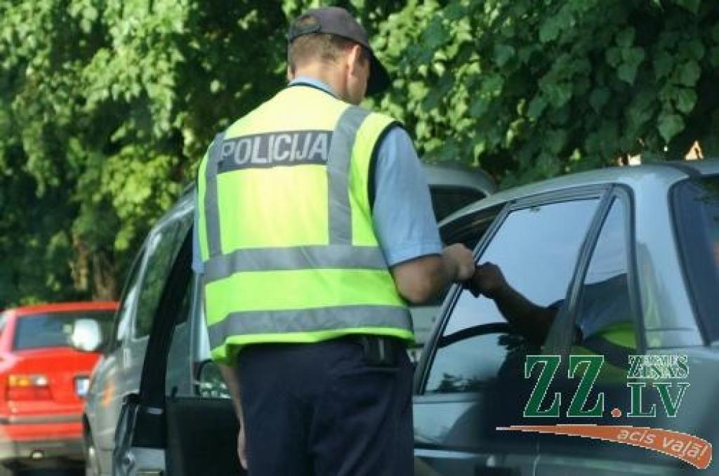 Policija svētkos strādās pastiprinātā režīmā