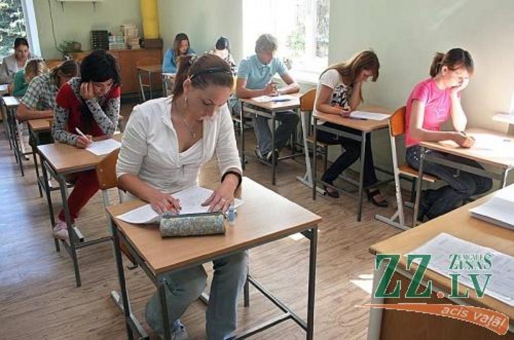 Eksāmeni – ar buldurēšanu un kurioziem
