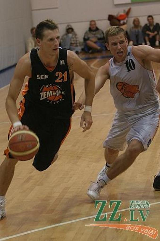 Basketbolisti cīnīsies par zeltu, futbolisti – par 7.vietu