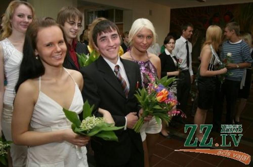 Aicina pēdējais zvans