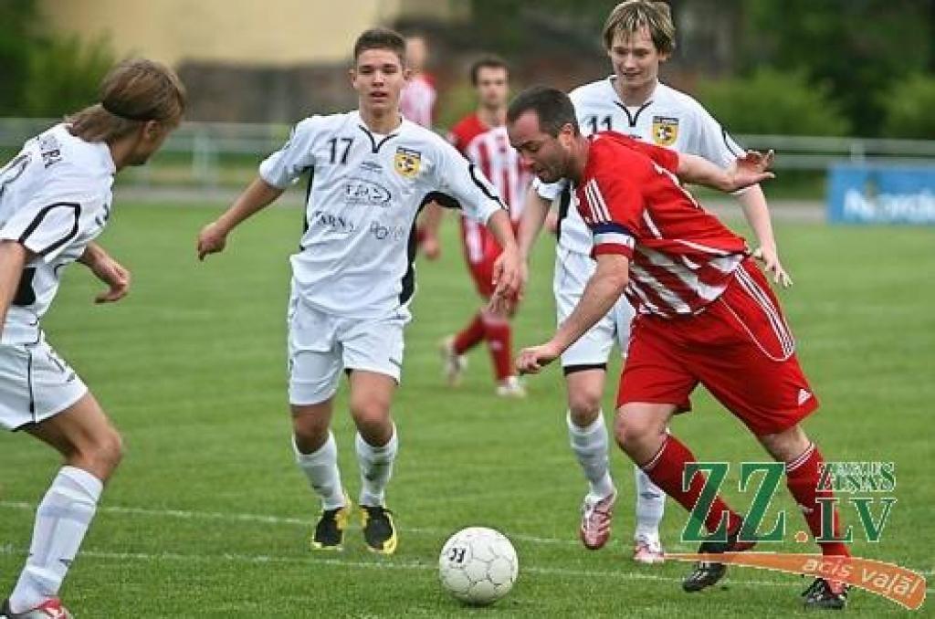 Jelgavas futbolisti piekāpjas «Jaunībai»