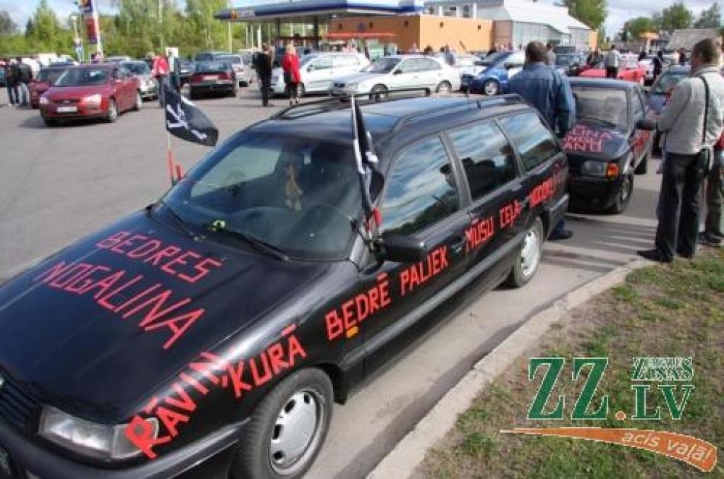 VIDEO: Kolāža «Mēs pret bedrēm»