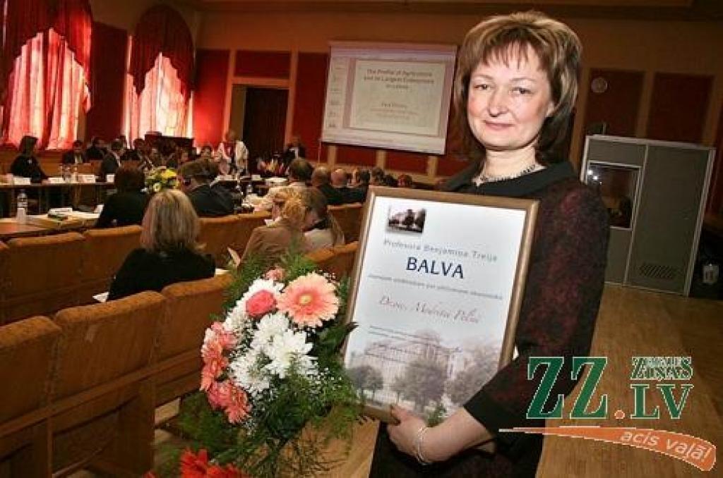 Pasniegta B.Treija piemiņas balva