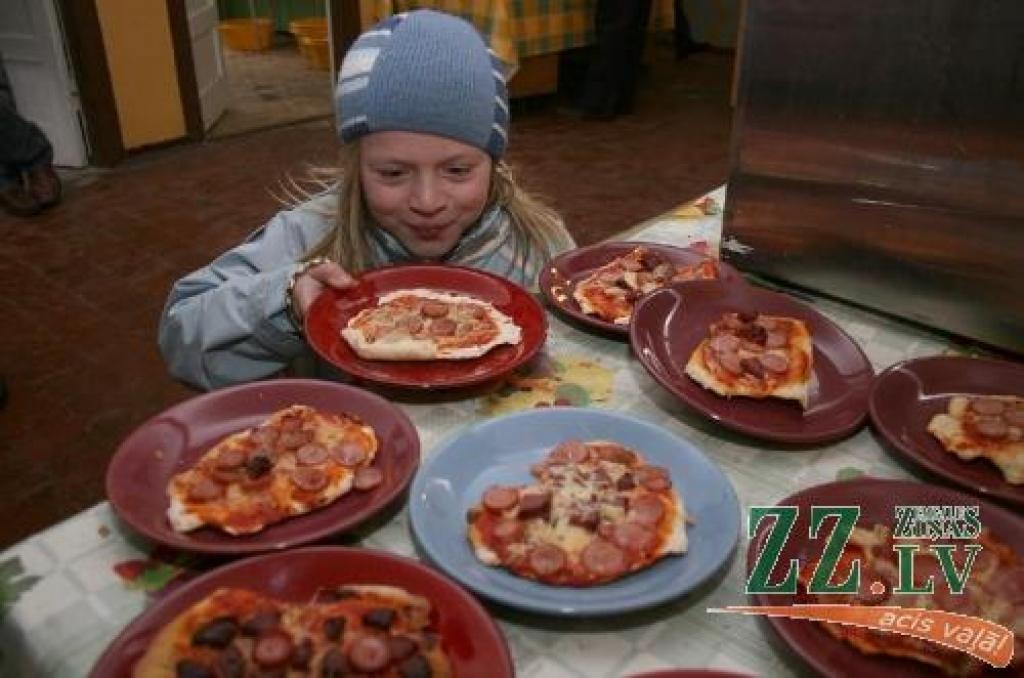 Brīvlaikā atpūšas un izglītojas «Lediņos»