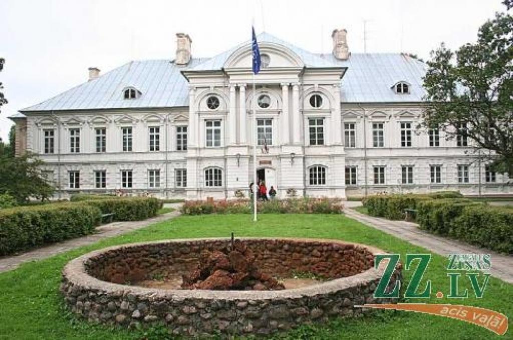 Zaļenieku arodvidusskola aicina interesentus
