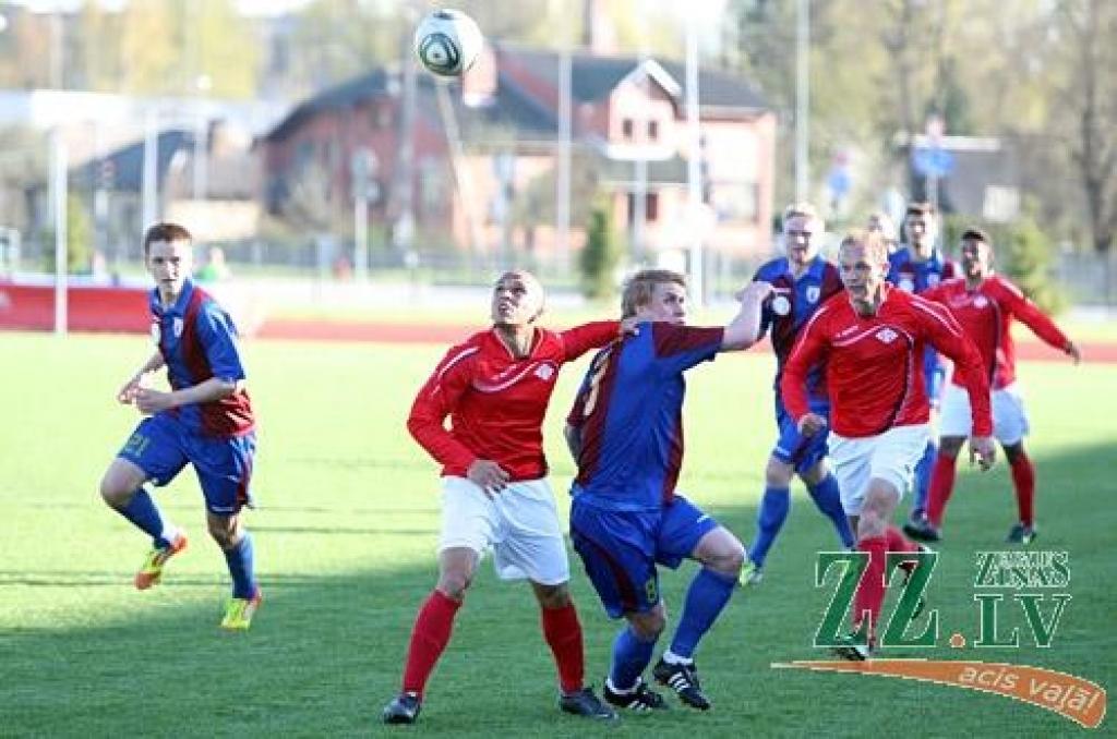 Futbols. FK «Jelgava» zaudē Jūrmalas «Spartaka» leģionāriem – 1:3 (ar foto)
