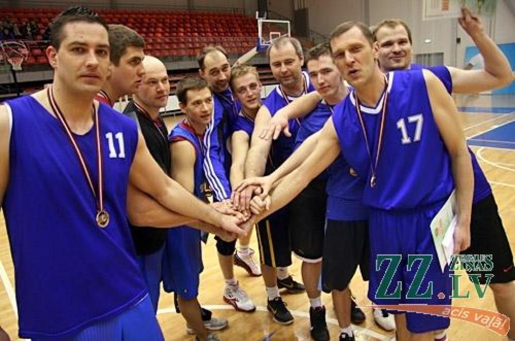 Basketbols. «Doks» izcīna Jelgavas atklātā čempionāta zeltu pirmajā grupā (ar foto)
