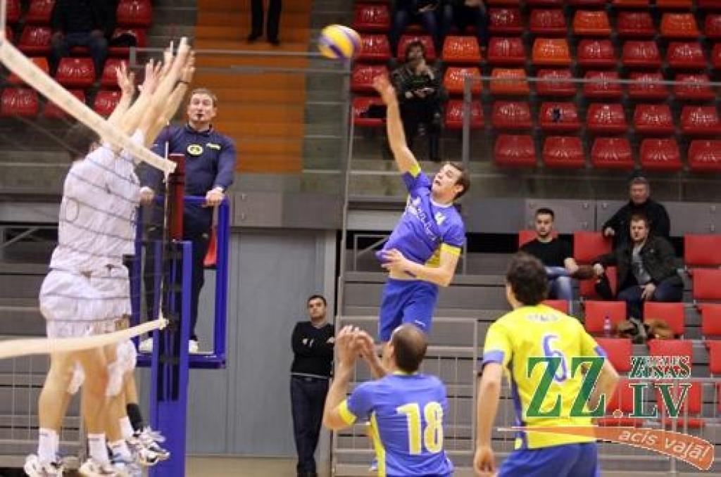 FOTO: "Lāse" noliek čempionu pilnvaras; finālā iekļūst "Biolars", kas spēlēs ar „Poliurs/Ozolnieki”
